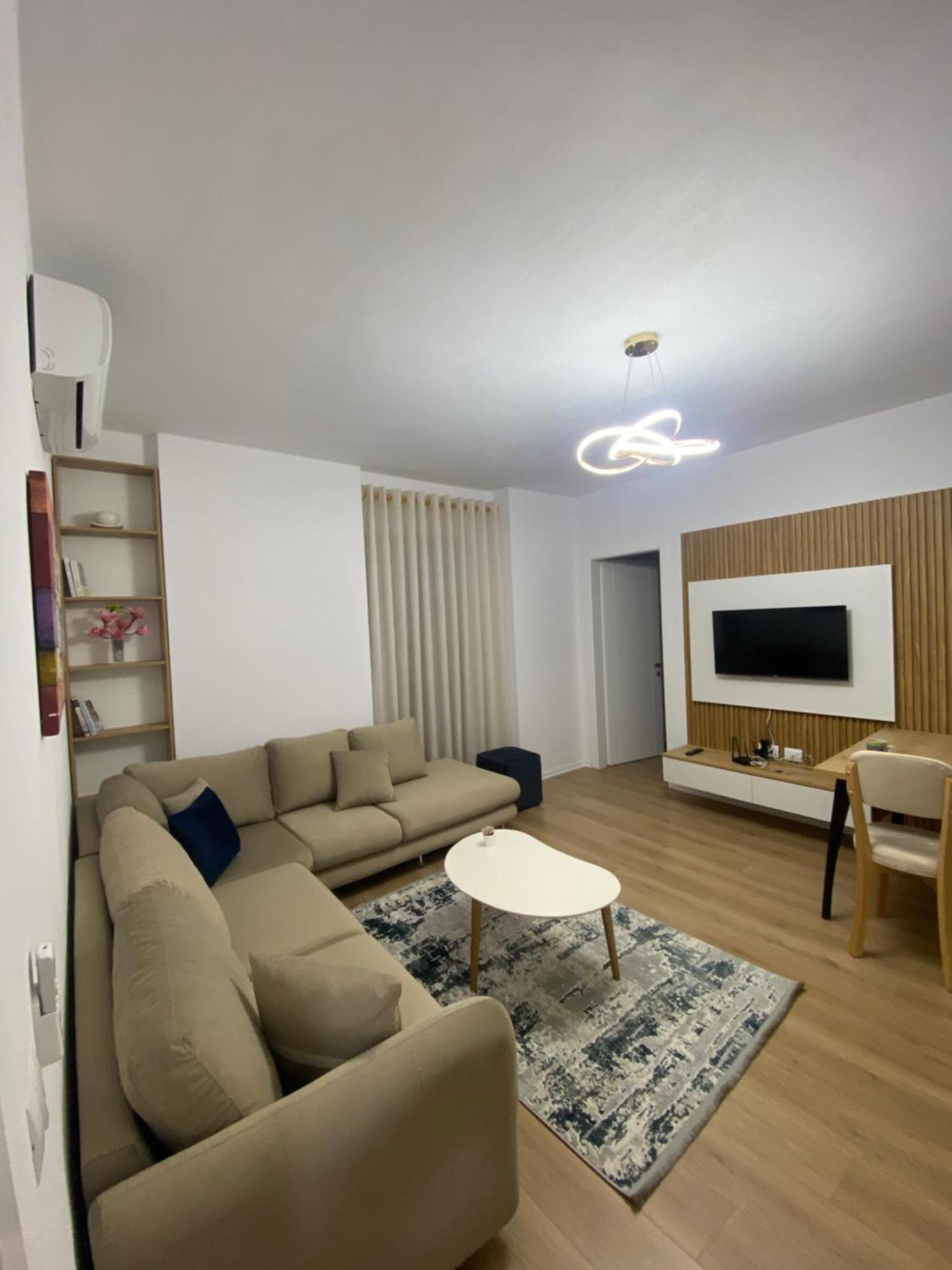 Apartment St *